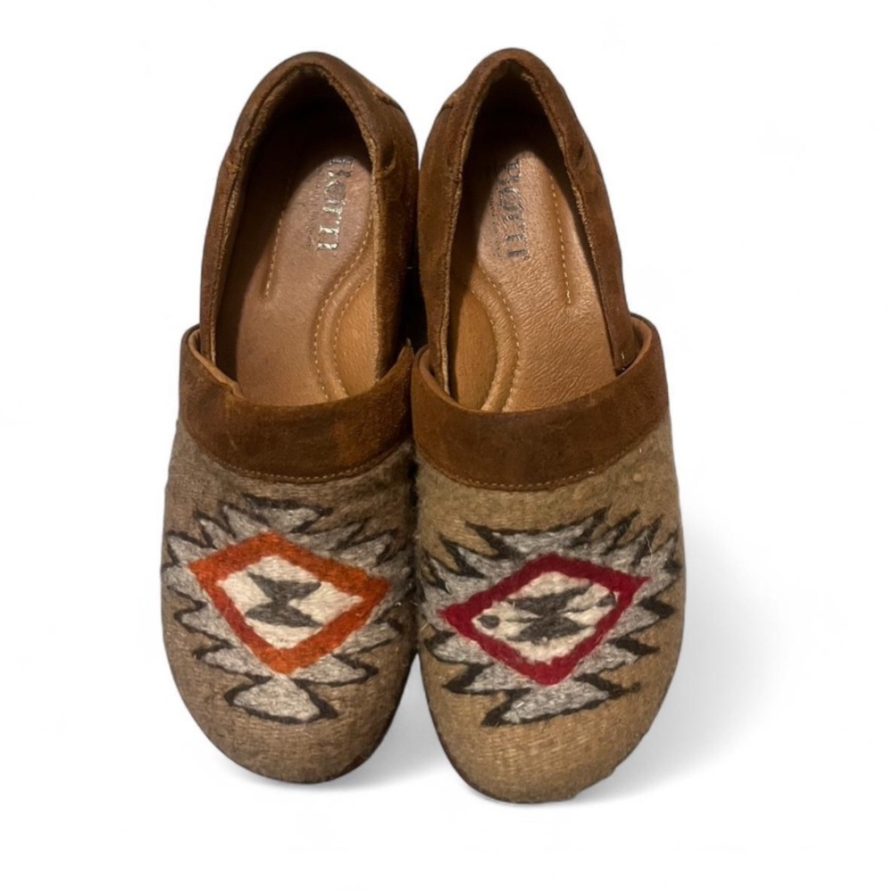 Born Brown Slip-On Handcrafted Clogs Wool Shoes with Textured Sole